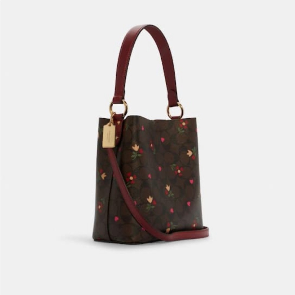 ❤️SOLD❤️Brand New Coach
Small Town Bucket Bag In Signature Canvas - Picture 2 of 5